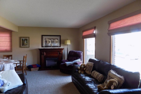 Primary Bedroom - 129 Mountain Ash Drive, Wetaskiwin, AB T9A2T4 Photo 5