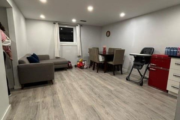 Primary Bedroom - 129 Parkdale Avenue S Unit# B, Hamilton, ON L8K6K4 Photo 4