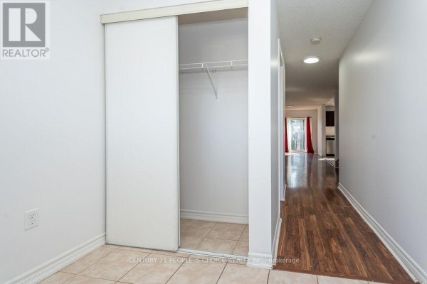 129 Sydenham Wells Square, Barrie, ON L4M6T3 Photo 5