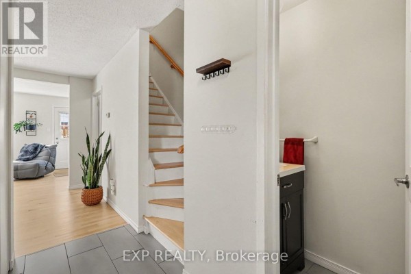 1290 Cahill Drive, Ottawa, ON K1V9R1 Photo 3