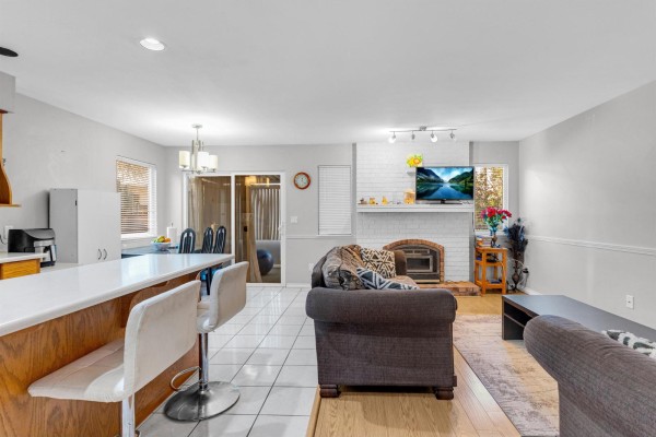 12905 65 Avenue, Surrey, BC V3W9H4 Photo 5