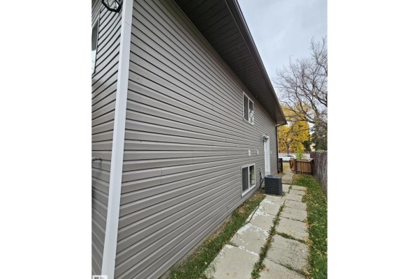 Primary Bedroom - 12906-12908 68 St Nw, Edmonton, AB T5C0E8 Photo 4