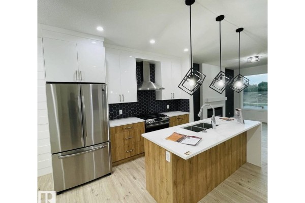 Kitchen - 12909 69 St Nw, Edmonton, AB T5C0H3 Photo 3
