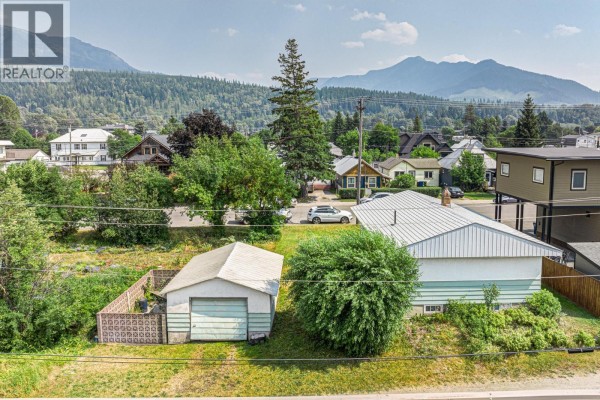 Bedroom - 1291 6th Avenue, Fernie, BC V0B1M0 Photo 2