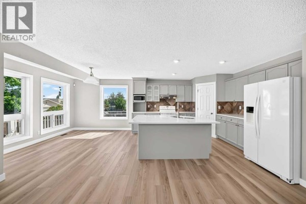 Kitchen - 12915 Coventry Hills Way Ne, Calgary, AB T3K5L4 Photo 5