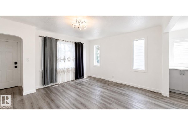 Primary Bedroom - 12916 123a St Nw, Edmonton, AB T5L0K9 Photo 4