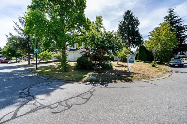12922 19a Avenue, Surrey, BC V4A8P1 Photo 4