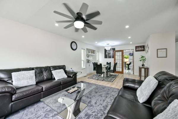 12925 65 Avenue, Surrey, BC V3W9H4 Photo 3