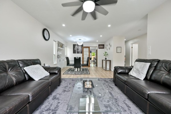 12925 65 Avenue, Surrey, BC V3W9H4 Photo 4