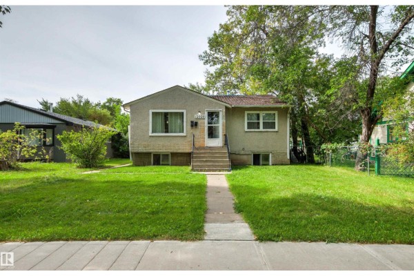 Family room - 12926 115 St Nw, Edmonton, AB T5E5G1 Photo 3