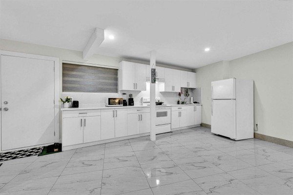 12943 112 Avenue, Surrey, BC V3T2S6 Photo 5