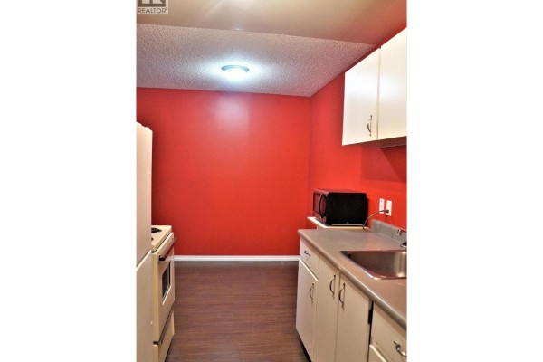 Primary Bedroom - 1299 Ponderosa Drive Unit# 410b, Sparwood, BC V0B2G2 Photo 2