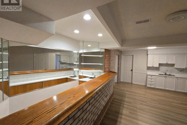 12a Mauro Court, Richmond Hill, ON L4B3J8 Photo 5