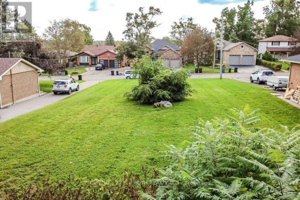 12a Ottaway Avenue, Barrie, ON L4M2W7 Photo 3