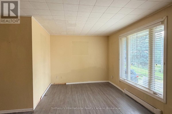 Bedroom - 12a Valley Drive, Bracebridge, ON P1L1B8 Photo 5