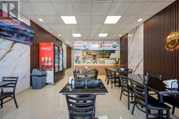 12b - 1470 Centre Street, Vaughan, ON L4J3N1 Photo 3