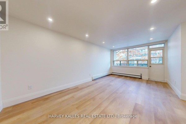 13 - 1 Marquette Avenue, Toronto, ON, photo 2