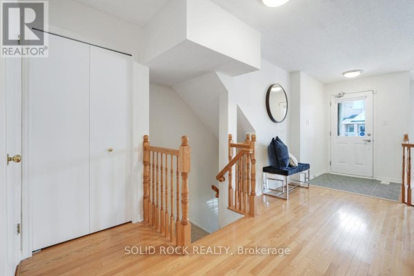 Living room - 13 - 1701 Blohm Drive, Ottawa, ON K1G6N6 Photo 3