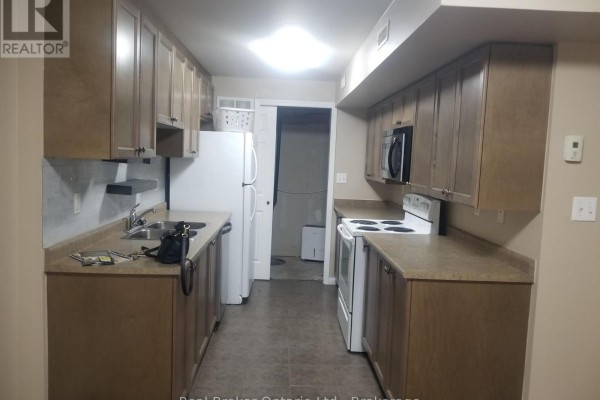 13 - 175 Stanley Street, Barrie, ON L4M0G2 Photo 5