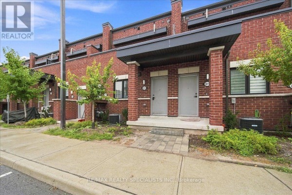 13 - 220 Dissette Street, Bradford West Gwillimbury, ON, photo 2