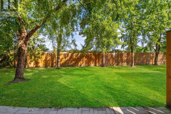 13 - 235 Ferndale Drive S, Barrie, ON, photo 2