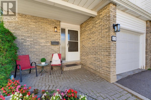 13 - 32 Black Forest Lane, Ottawa, ON K2H5C8 Photo 3