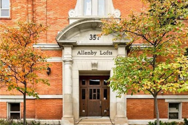13 - 357 Hunter Street W, Hamilton