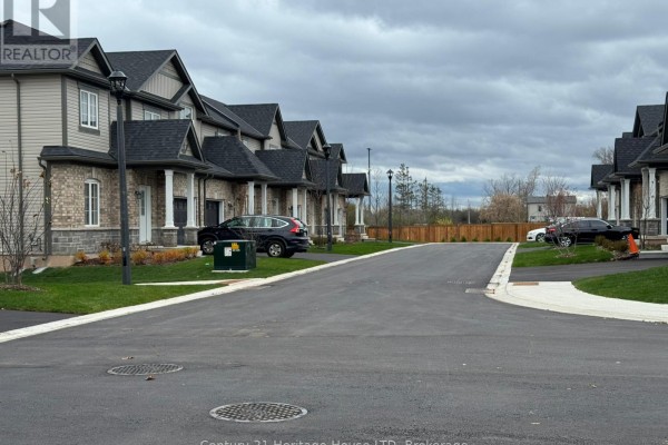 Great room - 13 - 397 Garrison Road, Fort Erie, ON L2A1N1 Photo 2