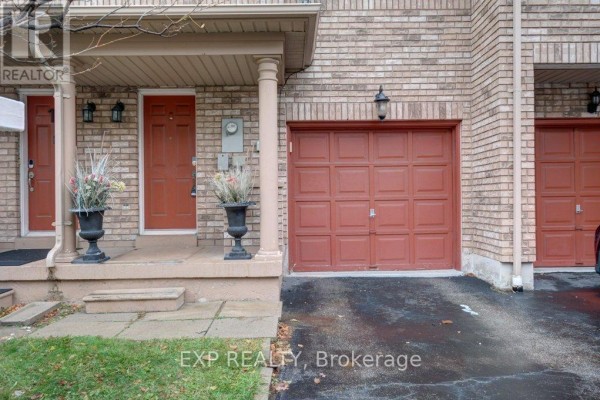 Living room - 13 - 7035 Rexwood Road, Mississauga, ON L4T4M6 Photo 2