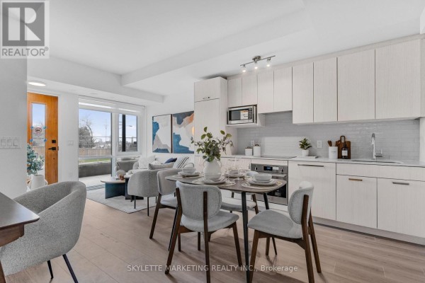 Kitchen - 13 - 75 Curlew Drive, Toronto, ON M3A0B1 Photo 4
