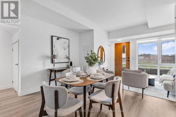 Living room - 13 - 75 Curlew Drive, Toronto, ON M3A0B1 Photo 5
