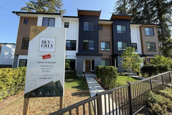 13 17538 100 Avenue, Surrey, BC, photo 2