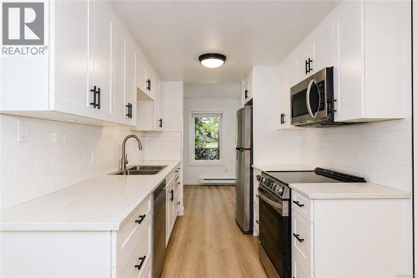 Balcony - 13 3230 Rutledge St, Saanich, BC V8X1N7 Photo 2
