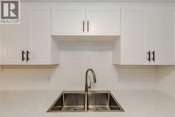 Patio - 13 3230 Rutledge St, Saanich, BC V8X1N7 Photo 3