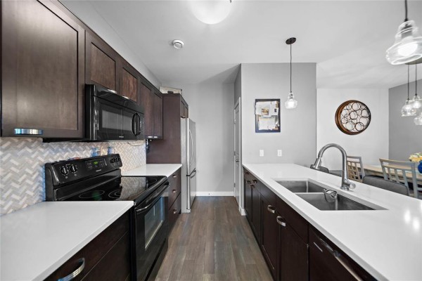 Primary Bedroom - 13 37 Willow Street, Mitchell, MB R5G1J1 Photo 4