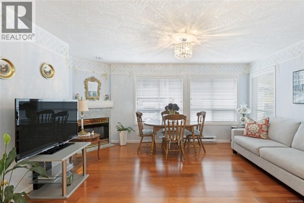 Family room - 13 4619 Elk Lake Dr, Saanich, BC V8Z5M2 Photo 5