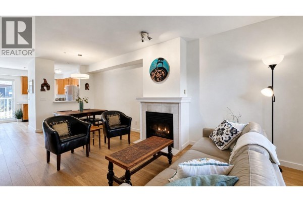 13 915 Tobruck Avenue, North Vancouver, BC V7P1V9 Photo 2