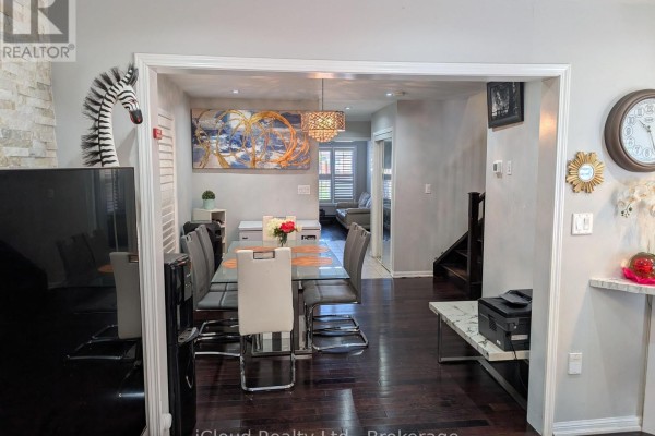 Kitchen - 13 Agricola Road, Brampton, ON L7A0V1 Photo 5