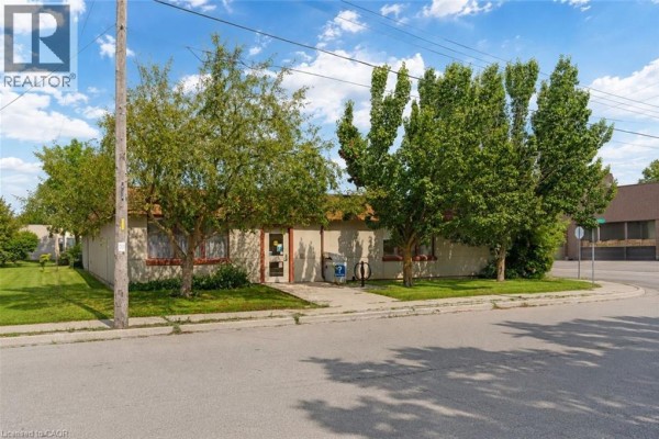 13 Alma Street N, Hagersville, ON N0A1H0 Photo 2