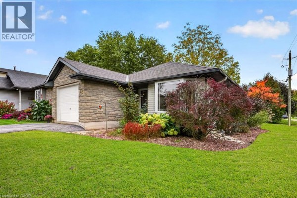 Family room - 13 Barton Street, Cayuga, ON N0A1E0 Photo 4