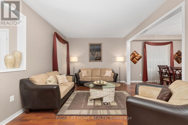 Family room - 13 Cassinway Road, Brampton, ON L6R3M4 Photo 4