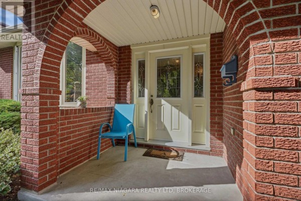 13 Chatham Road, St  Catharines, ON L2M4N7 Photo 3