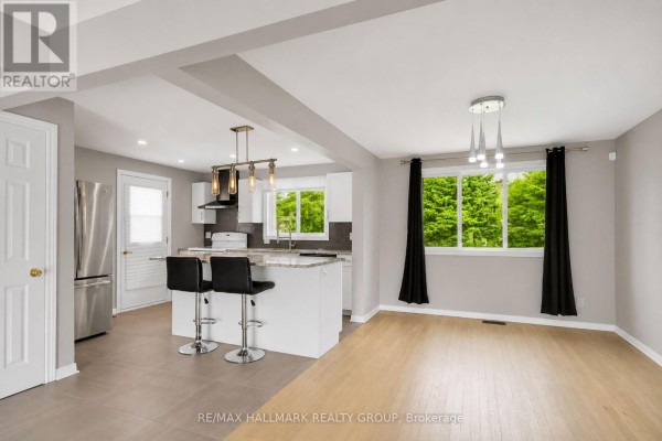 Kitchen - 13 Coolspring Crescent, Ottawa, ON K2E7M7 Photo 5