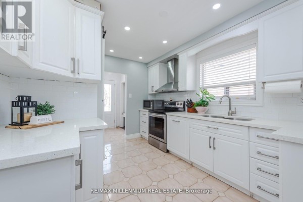 13 Cumberland Drive, Brampton, ON, photo 3