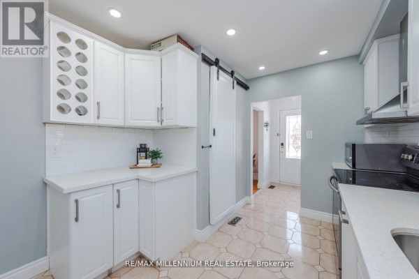 Kitchen - 13 Cumberland Drive, Brampton, ON L6V1W5 Photo 5