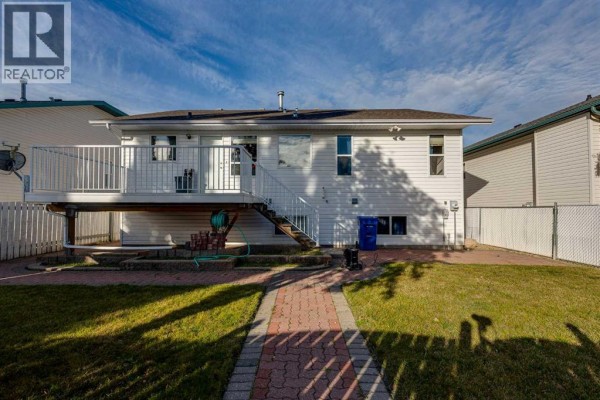 Kitchen - 13 Dumas Crescent, Red Deer, AB T4R2S1 Photo 2