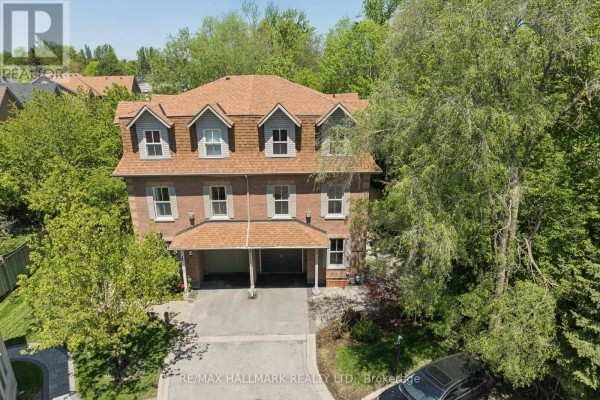 Family room - 13 E J Lennox Way, Markham, ON L3R5K7 Photo 5