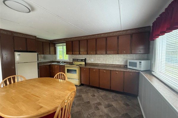 13 Eagle Point Resort Road, Thomas Lake, MB R0J1X0 Photo 4