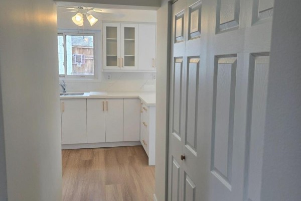 Dining room - 13 Faulkner Crescent, Toronto, ON M9M2B9 Photo 2