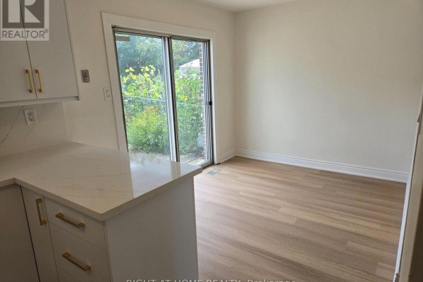 Bedroom 2 - 13 Faulkner Crescent, Toronto, ON M9M2B9 Photo 5